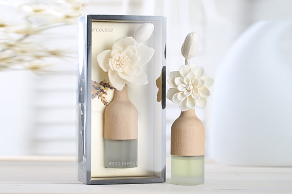 reed diffuser with dried flower
